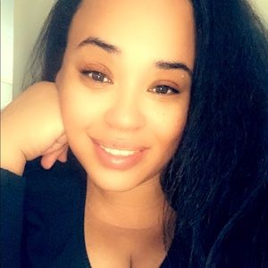 Meet your Posher, Arielle